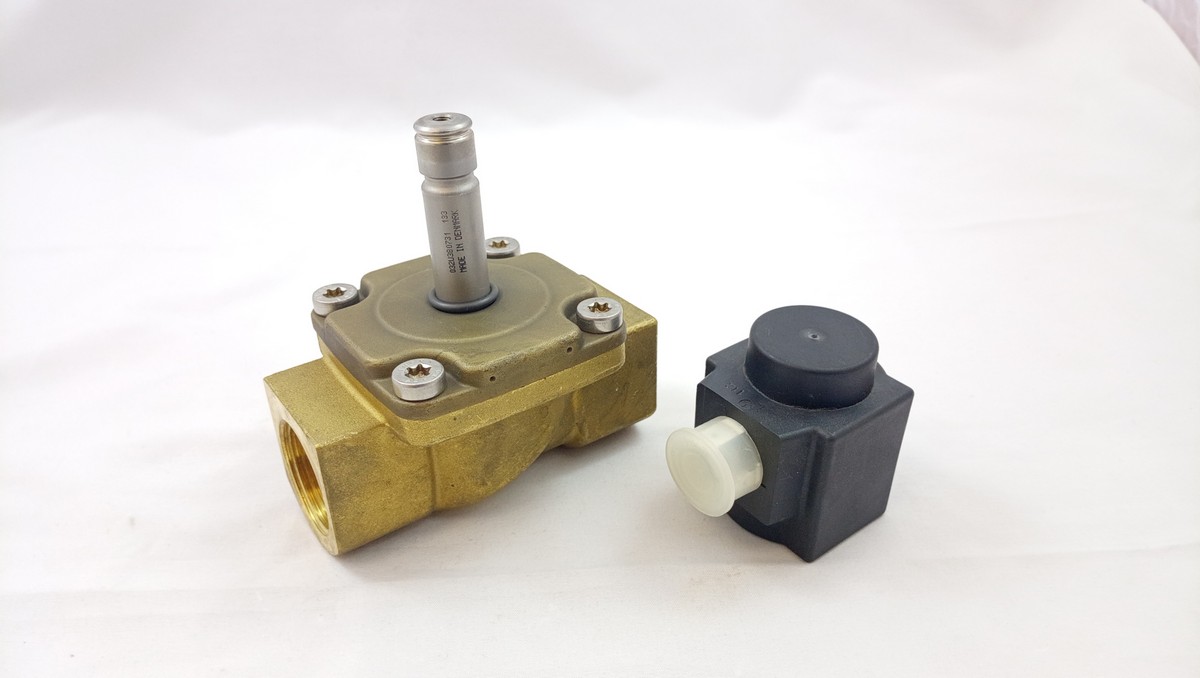 Danfoss 032U380731 - Клапан электромагнитный EV 225B, ДУ 25 мм, латунь, G 1, PTFE, НЗ, c катушкой BQ, 220В, 50Гц